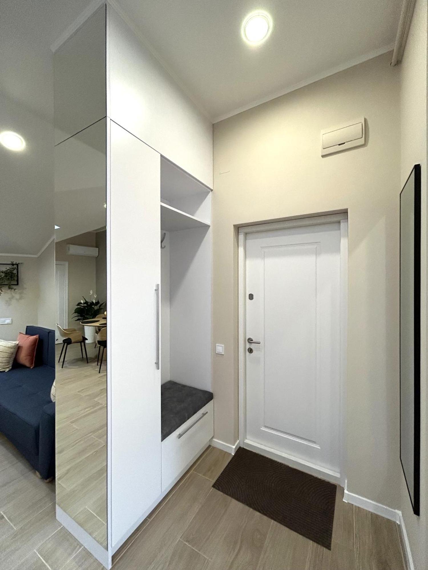 Modern Apartment In The City Center Leopoli Esterno foto