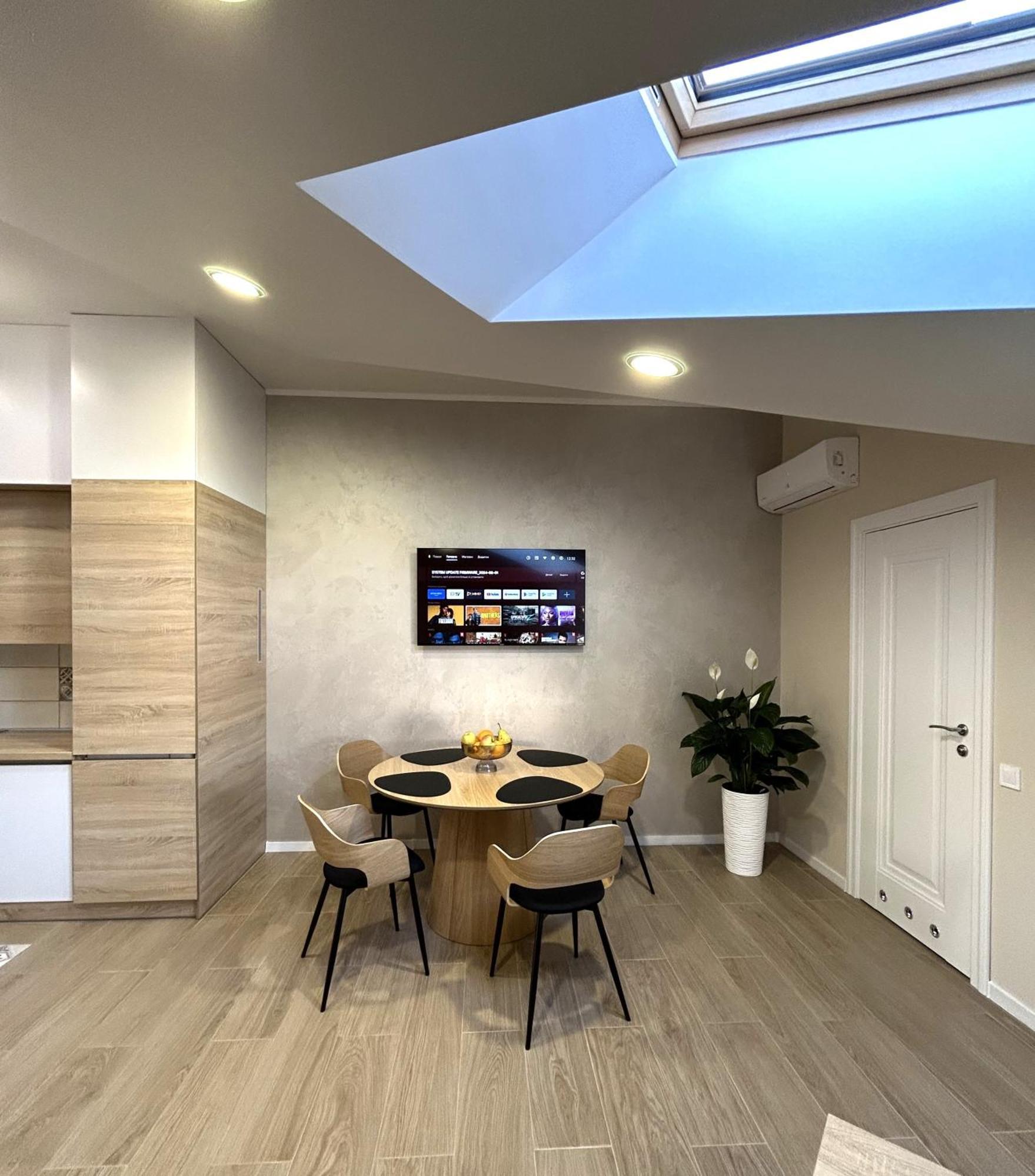 Modern Apartment In The City Center Leopoli Esterno foto