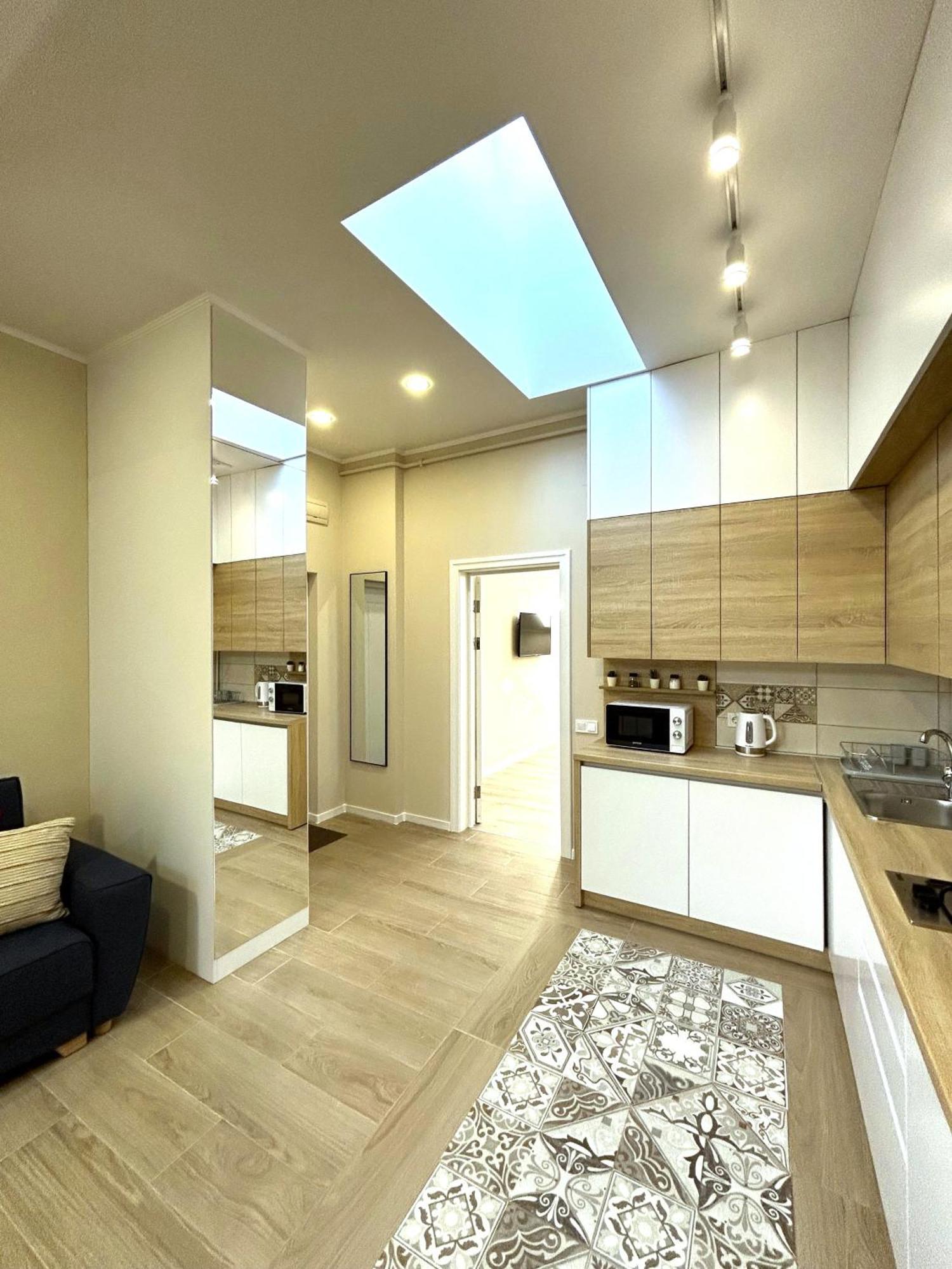 Modern Apartment In The City Center Leopoli Esterno foto